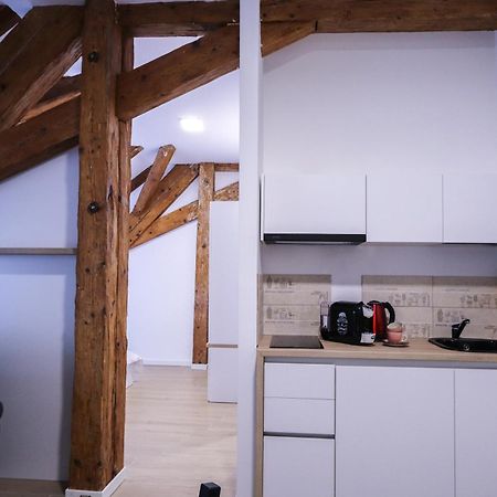 Palatul Lugoj Apartment Bagian luar foto