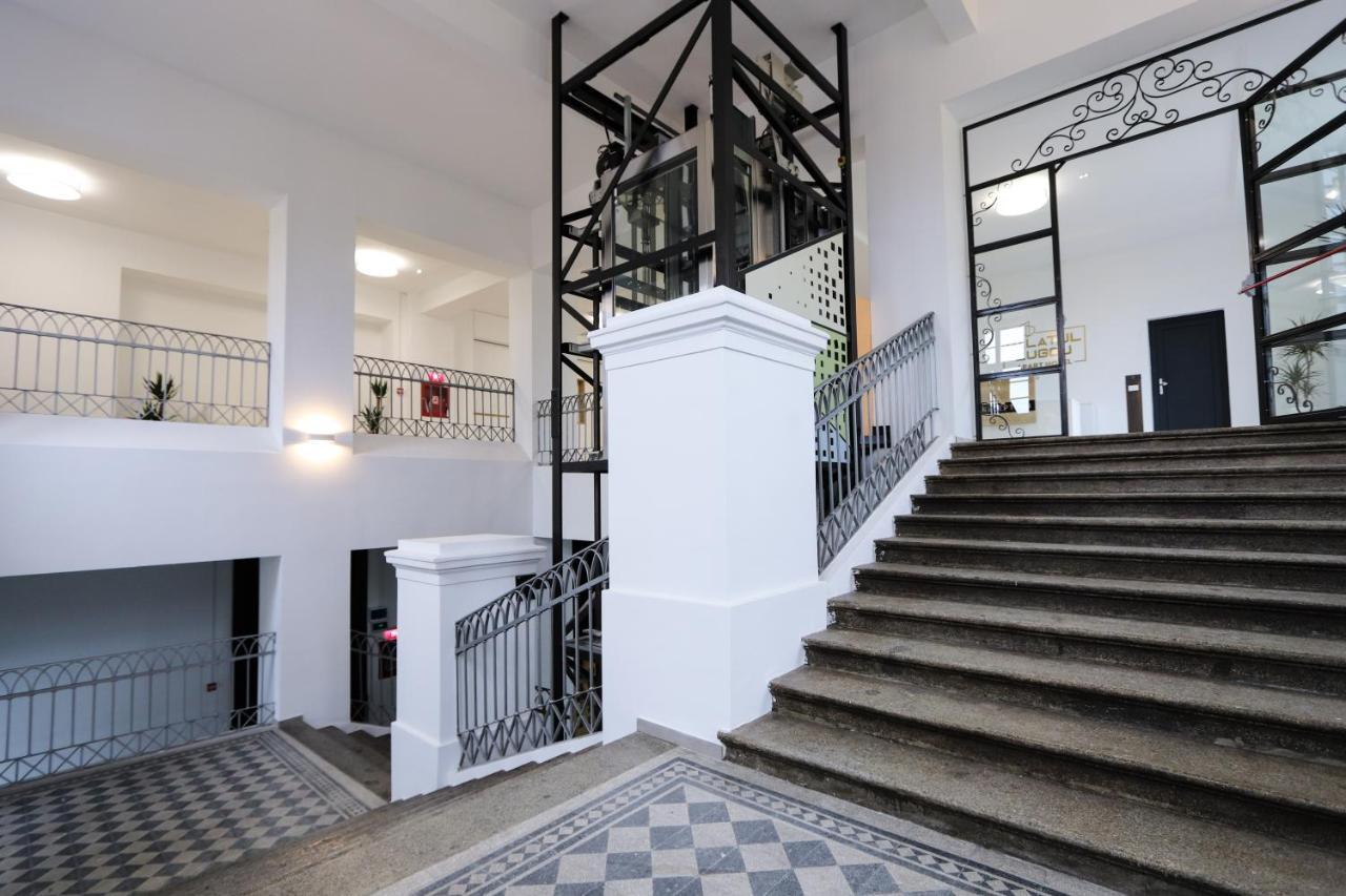 Palatul Lugoj Apartment Bagian luar foto