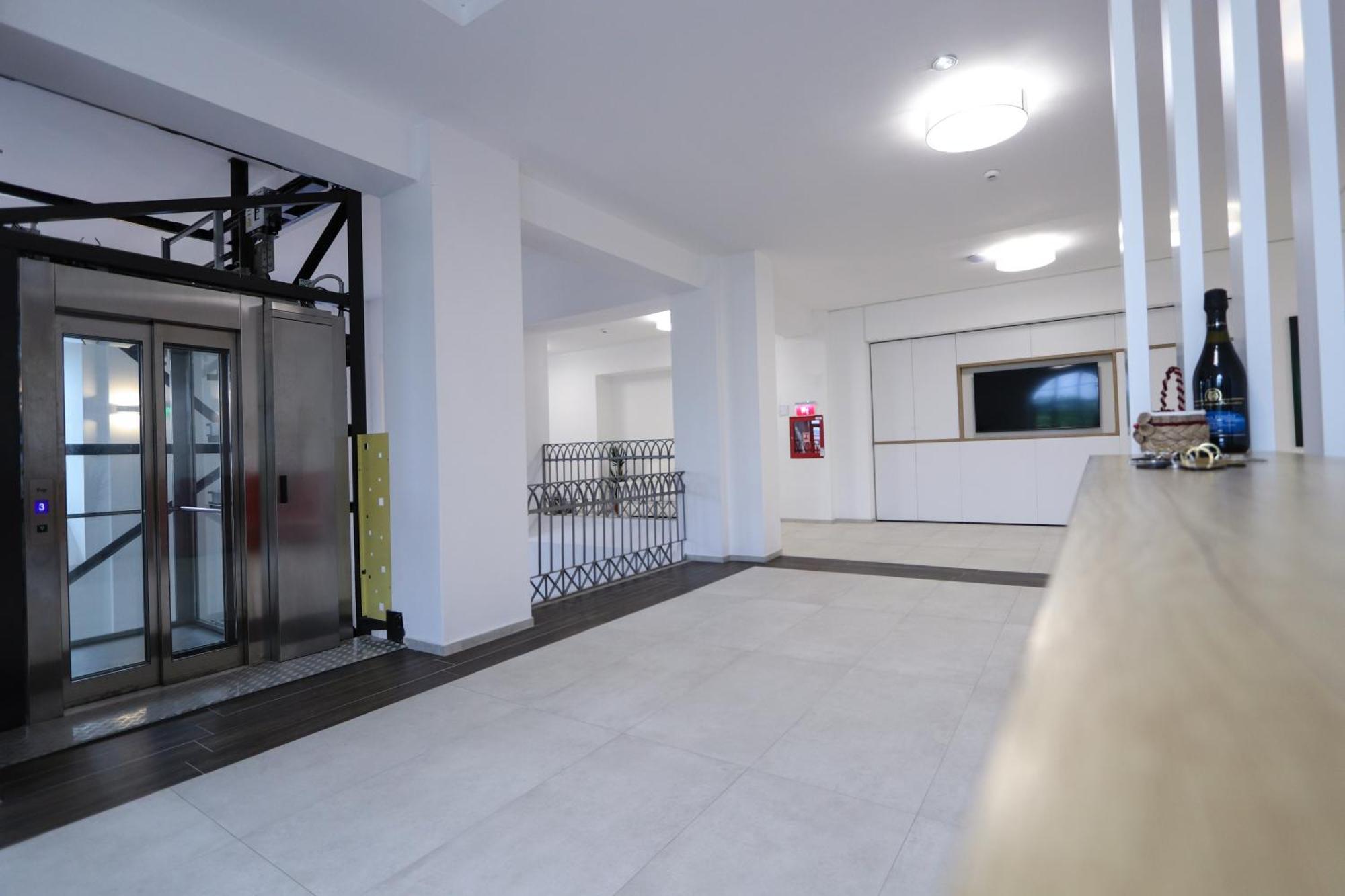 Palatul Lugoj Apartment Bagian luar foto